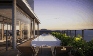 Rooftop com piscina e vista panorâmica nos studios de luxo em Jurerê Internacional